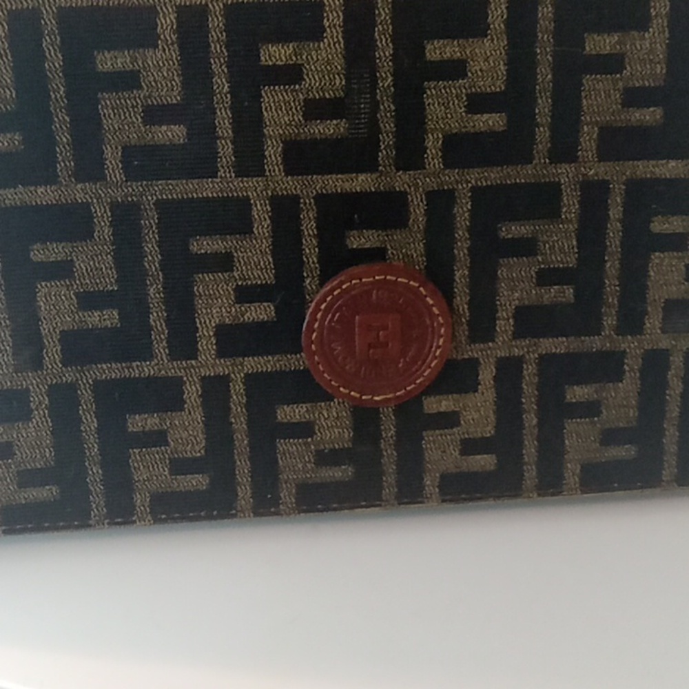 FENDI VINTAGE CLUTCH / TRAVLER